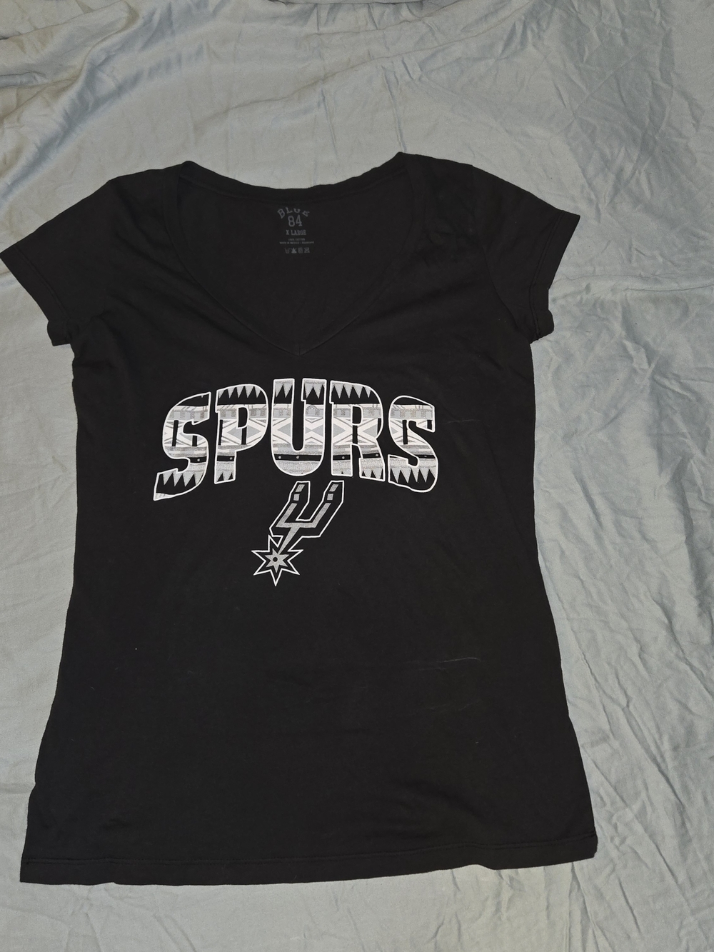 Spur Women's Black V-Neck Spurs Graphic Tee